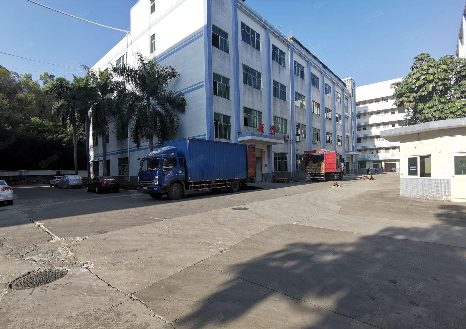 龙岗独院厂房出租，200平起分租报价16元临近高速口形象好