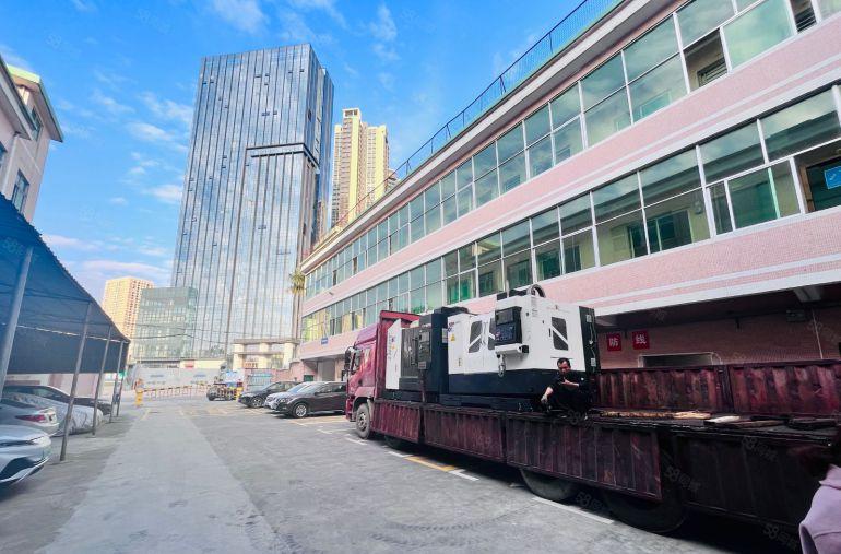 坪山六联地铁站50米原房东1150平全新精装修红本厂房出租