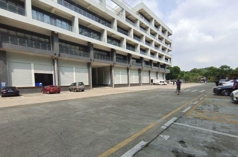 坪山大工业区原房东大型科技园楼上带精装修3000平厂房出租