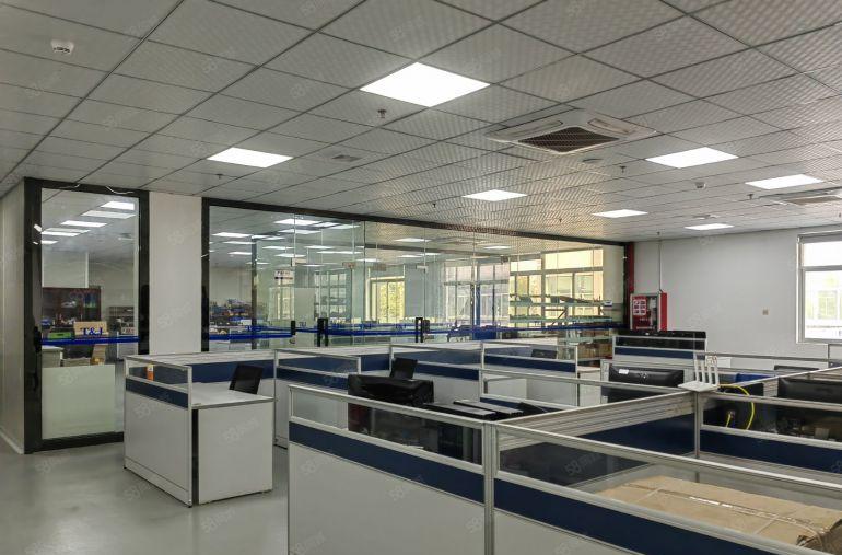 坪山秀新工业园区原房东红本2楼1000平方带装修水电齐可分租