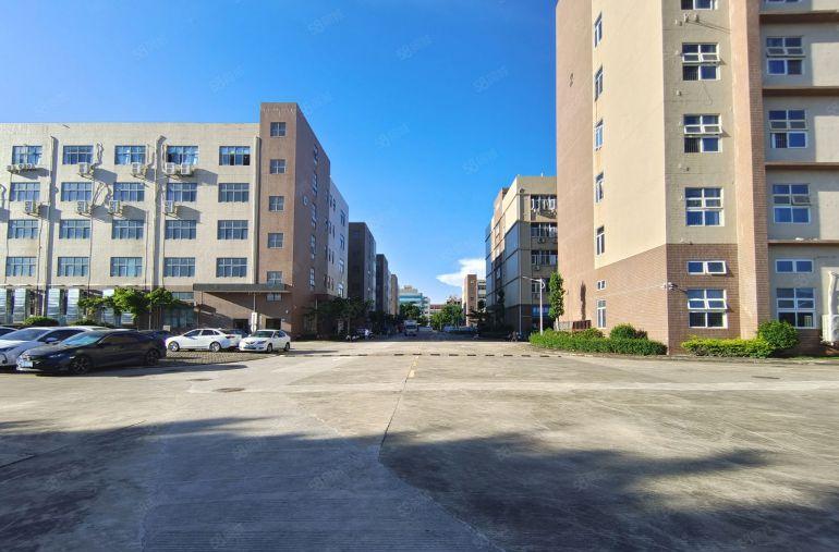 坪山大工业区原房东大型科技园楼上带装修2000平厂房低价出租