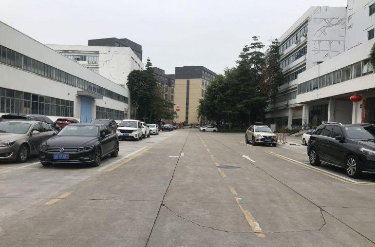 深圳市坪山区1楼9.5米高，11800平米，厂房出租，可分租