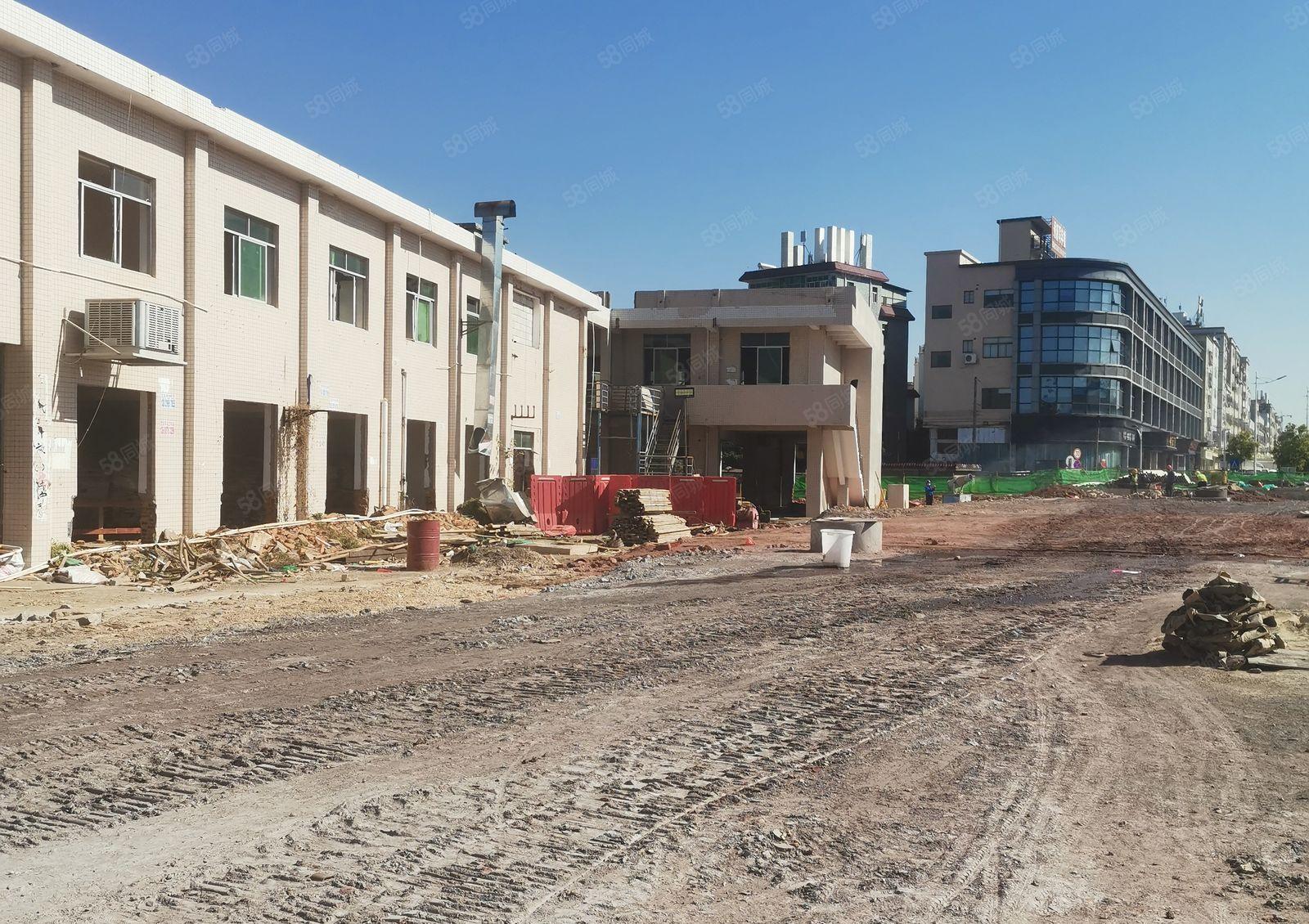 坪山  坑梓独院厂房出租1820平，有3套独院，位置好