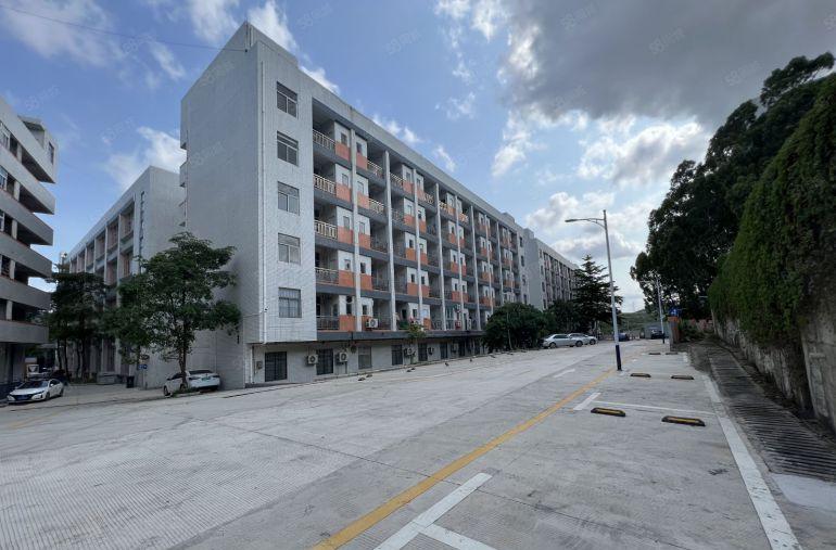 坪山坑梓开发商直租红本厂房2300平方仓库出租空地大实际面积