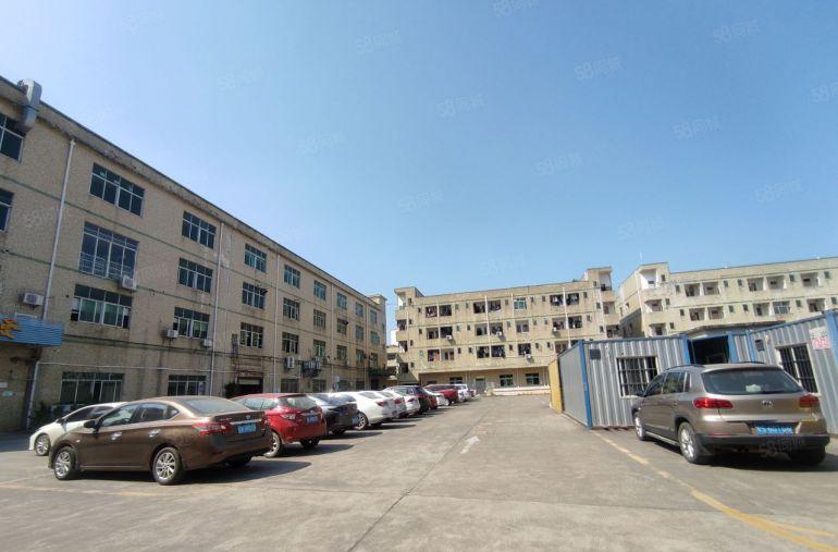 坪山龙田外环高速口旁原房东红本厂房二楼1320平出租，精装修