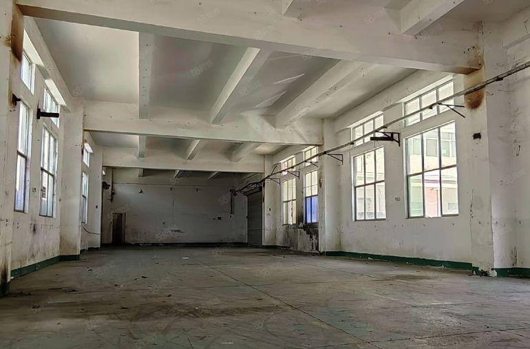 200平起分坪山金田路石井地铁口附近独院一楼600高4.8米