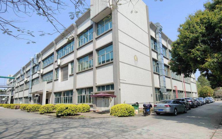 高新产业园坪山地铁站2000平带装修厂房仓库出租300平起分