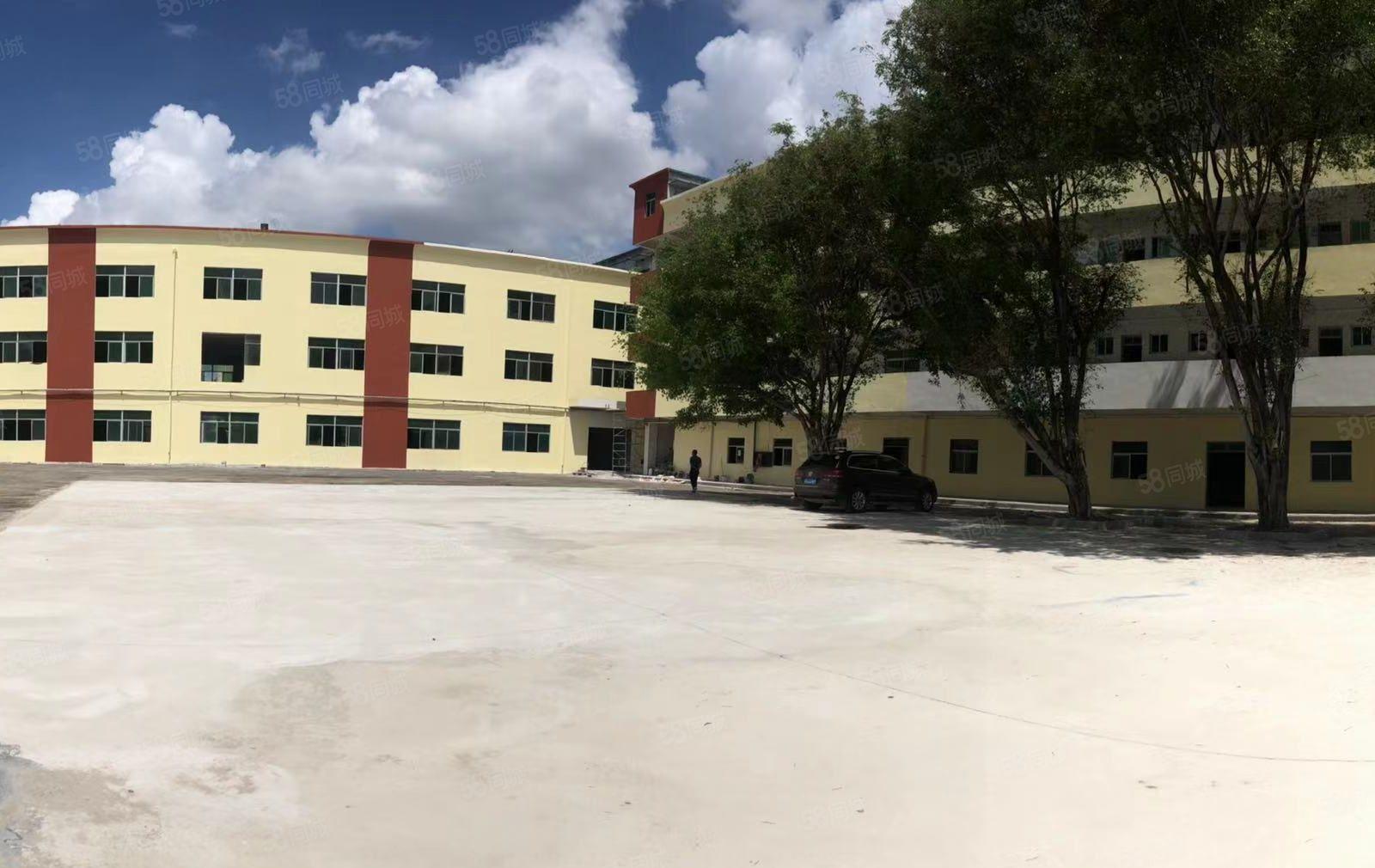 坪山区坑梓丹梓大道边新出一套独院厂房8933平米可以分租