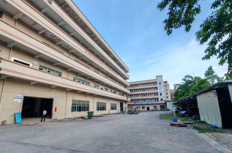 坪山中心双地铁口标准小院子13元就可以成交位置好合同期长