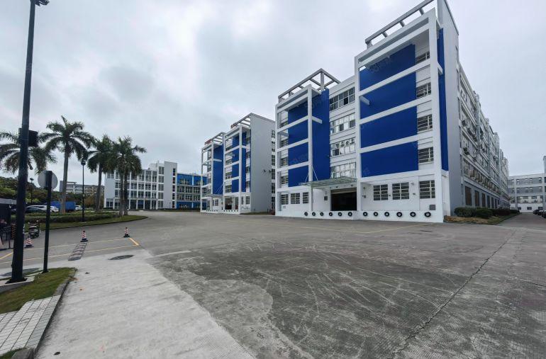 坪山地铁口原房东独院厂房15000平现成装修低价出租