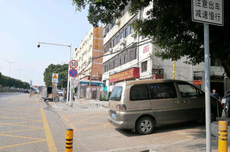 低价出租，西乡鹤洲二楼1000平方厂房招租