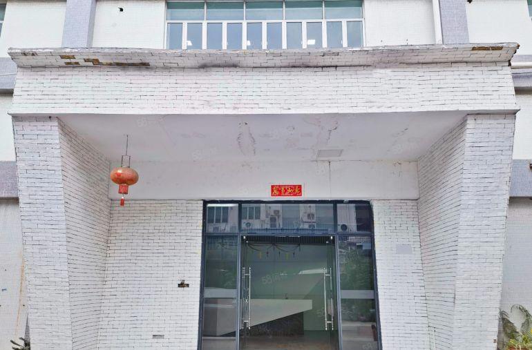 西丽13号线地铁站 新出一二楼复式连层3086平 带精装修