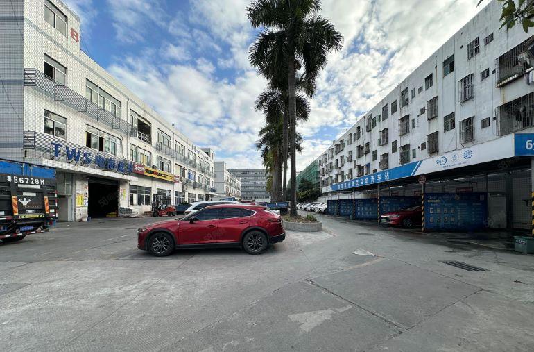 南山铁口附近原房东红本厂房2000平可分租