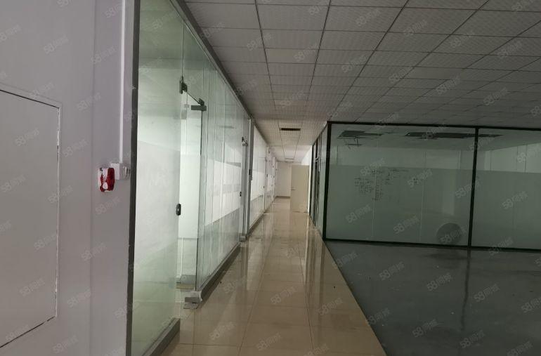 深圳龙华高速口园区1000平米标准厂房精装修出租配三吨货梯一