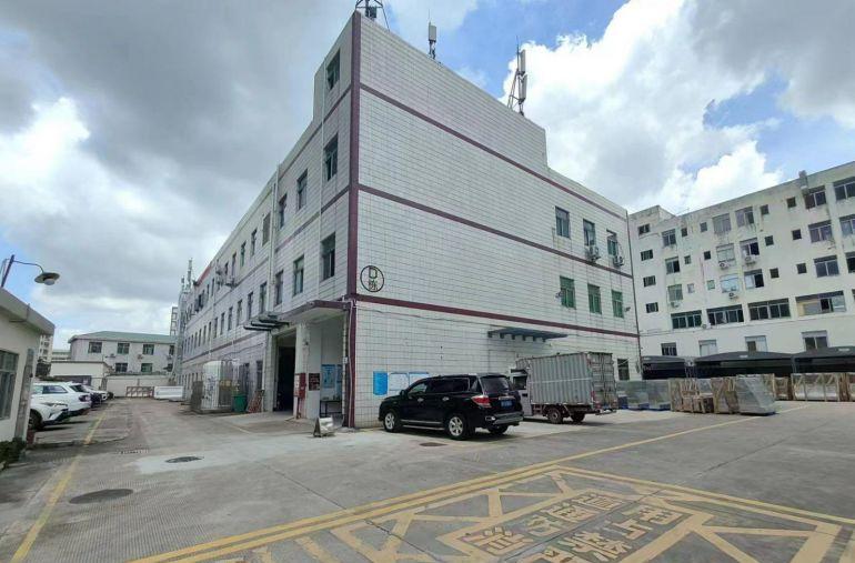 业主直租，独门独院厂房空地大，现成装修即搬即用，配3吨大货梯