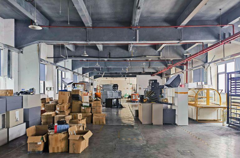 南山沙河西路 厂房一楼650平 带消防喷淋 原房东出租有补贴