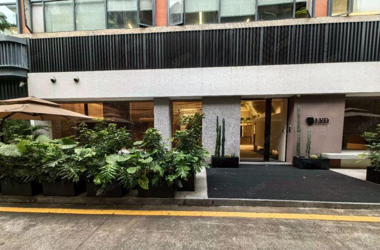 华侨城创意园一拖二商铺出租，适合设计办公，展厅会所