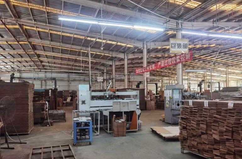 石岩塘头路口松白路旁单一层钢结构厂房高8米8000平厂房出租