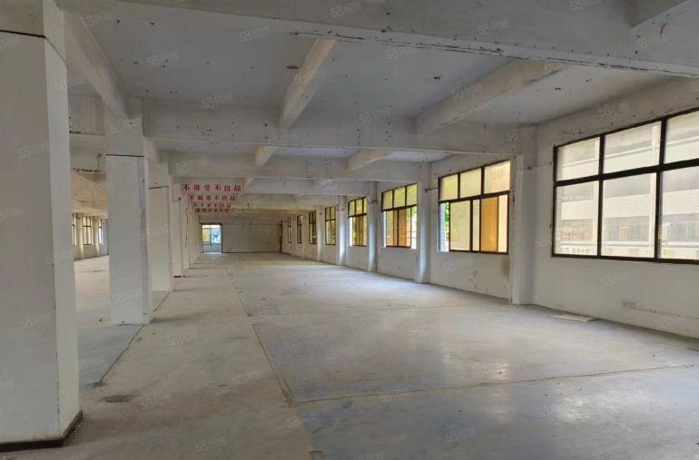 盐田区楼上厂房950平，大小可分租，户型方正价格美丽