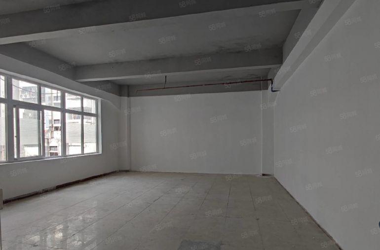 厂房仓库出租，69平起租，大小面积可自由组合，靠近中英街