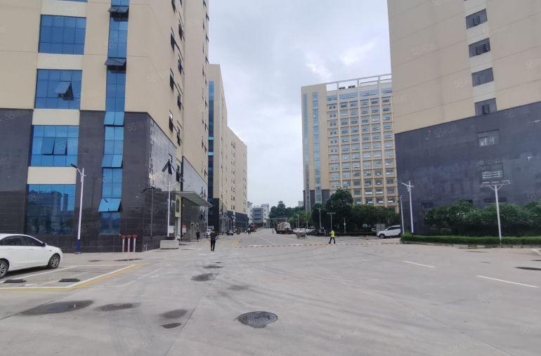 300平起租深圳周边凤岗工业区2000平标准厂房出租仓库招租