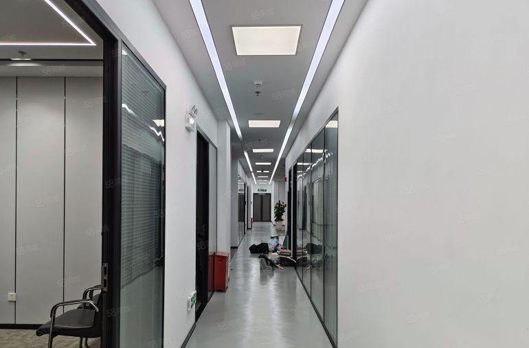 西丽一楼400平和兴东楼顶680平都带大露台花园适合办公研发