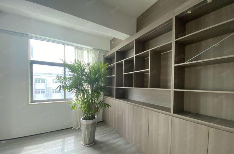 34元起西丽大学城楼上1500平精装修厂房出租仓库出租可分租