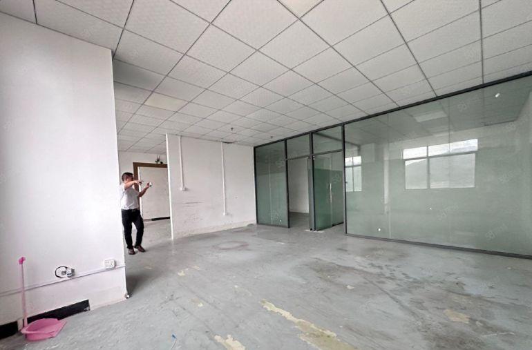 西丽地铁口500平精装厂房，现成装修，拎包入驻