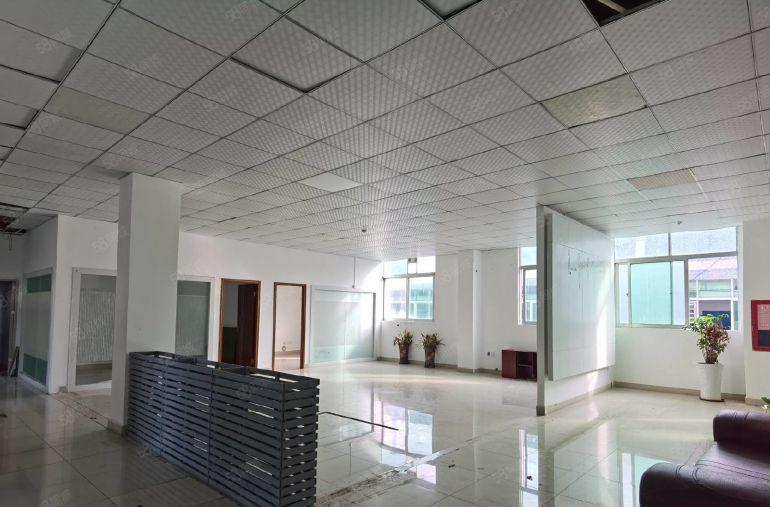 整层装修好厂房招租 地铁口 好招工 直接可以拎包入住