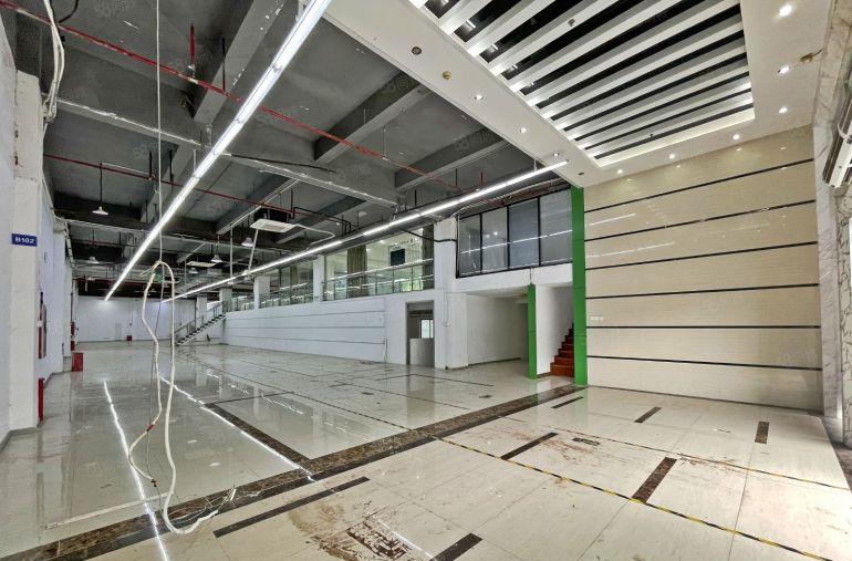 南头新出一楼1200平方  层高6米 门头大气 有红本