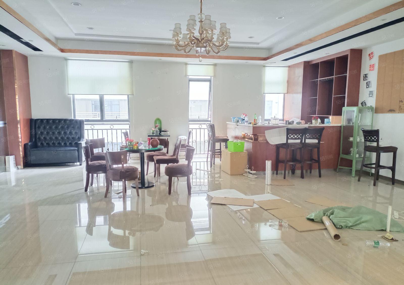 龙华大浪红本厂房3000平出租，带豪华装修大小分租，超大空地