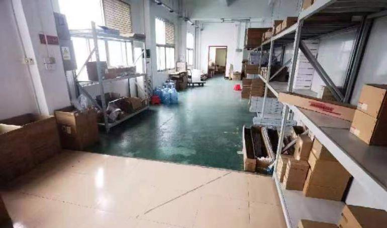 业主出租宝安石岩石龙大道36厂房