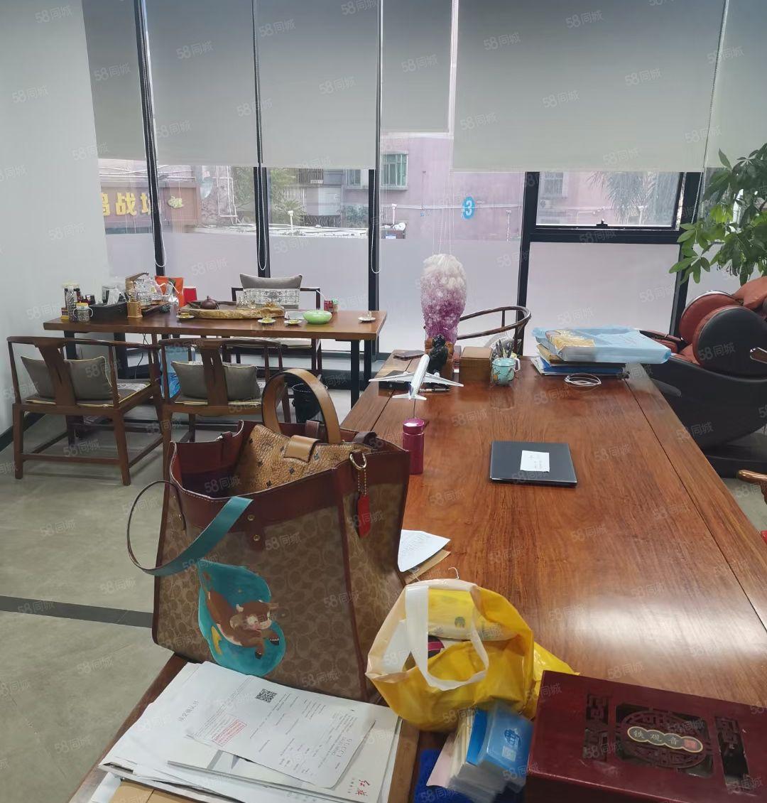 一楼可商业可办公可仓库面积大租金便宜有免费停车位离地铁口近