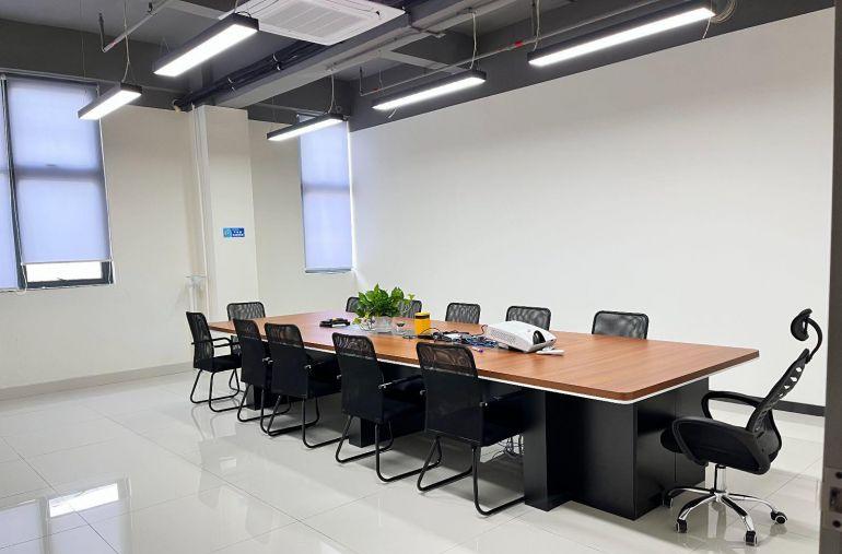 西乡厂房1500平方豪华装修水电办公室家私齐全适合生产 研发