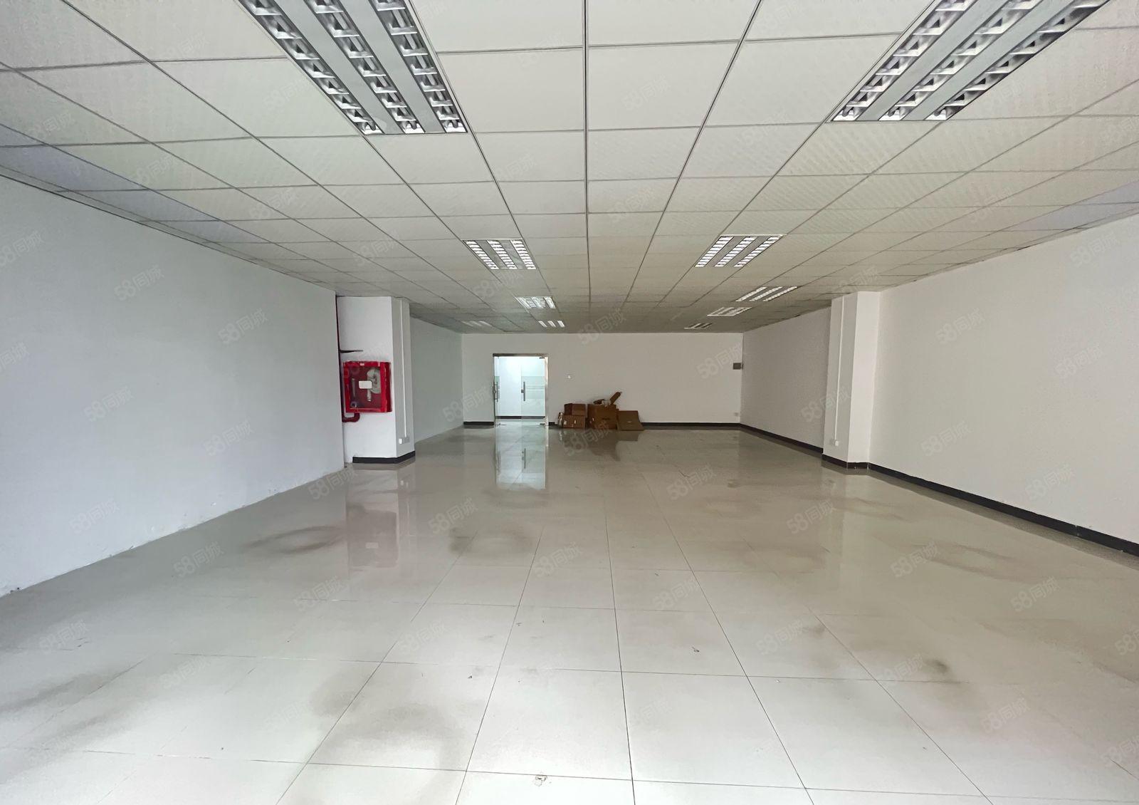 西丽地铁口厂房125平225平 600平 有上下水 不限行业