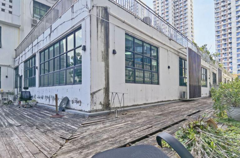 西丽大学城地铁口 新出厂房1120平带200平超大阳台