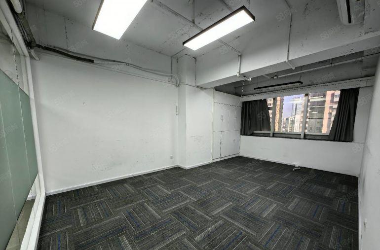 南油地铁口 新保辉大厦  248平精装修 一手使用率出租