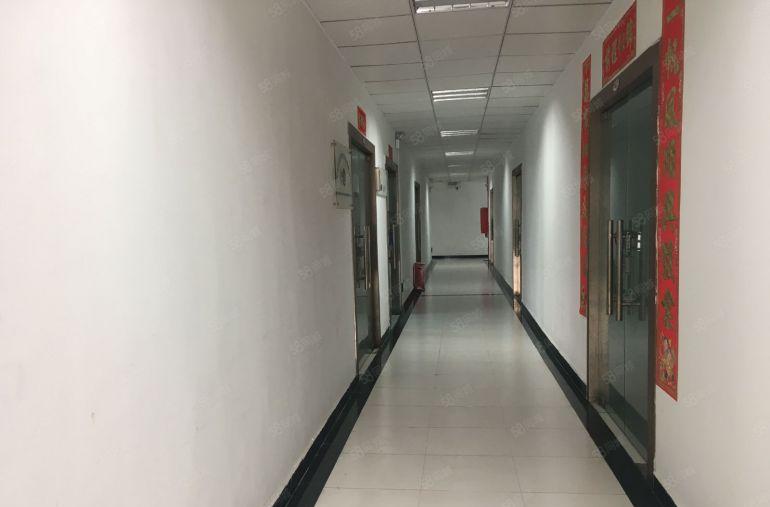 南山西丽地铁附近整层600，1200平精装修厂房仓库