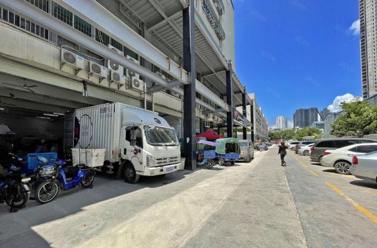 南山大学城一楼550平 行业不限  层高5.3米配套齐全