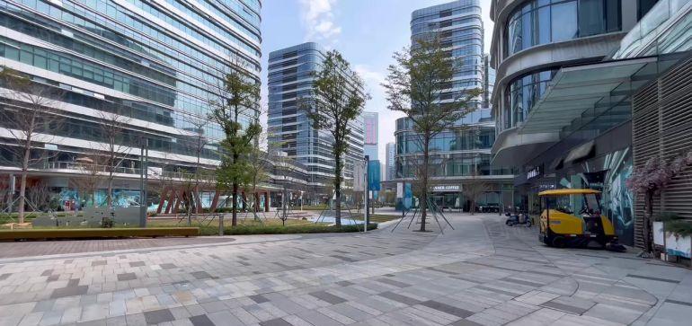 南山地铁口红本产业园楼上精装修350平，地铁口