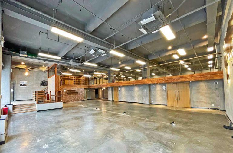 大学城 一楼工业风 复试1200平 特价58元一平，行业不限