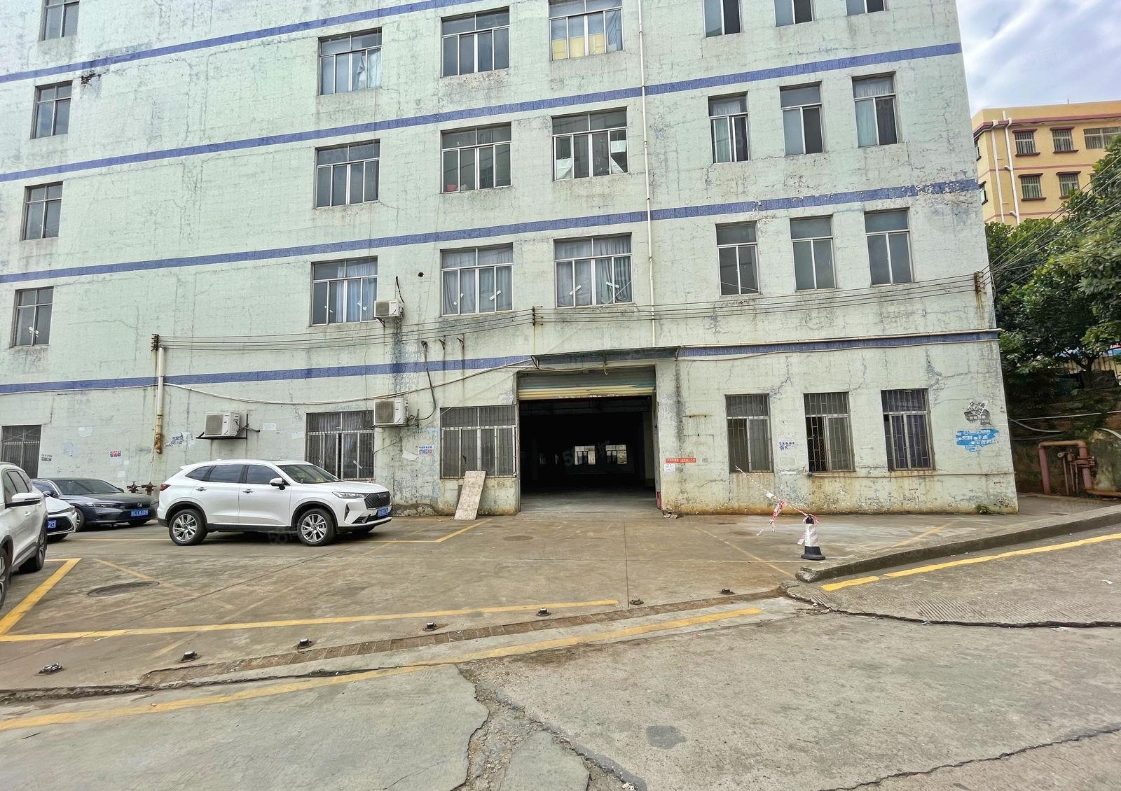 南山西丽新出一楼950平 停车免费  双侧都有卷闸门