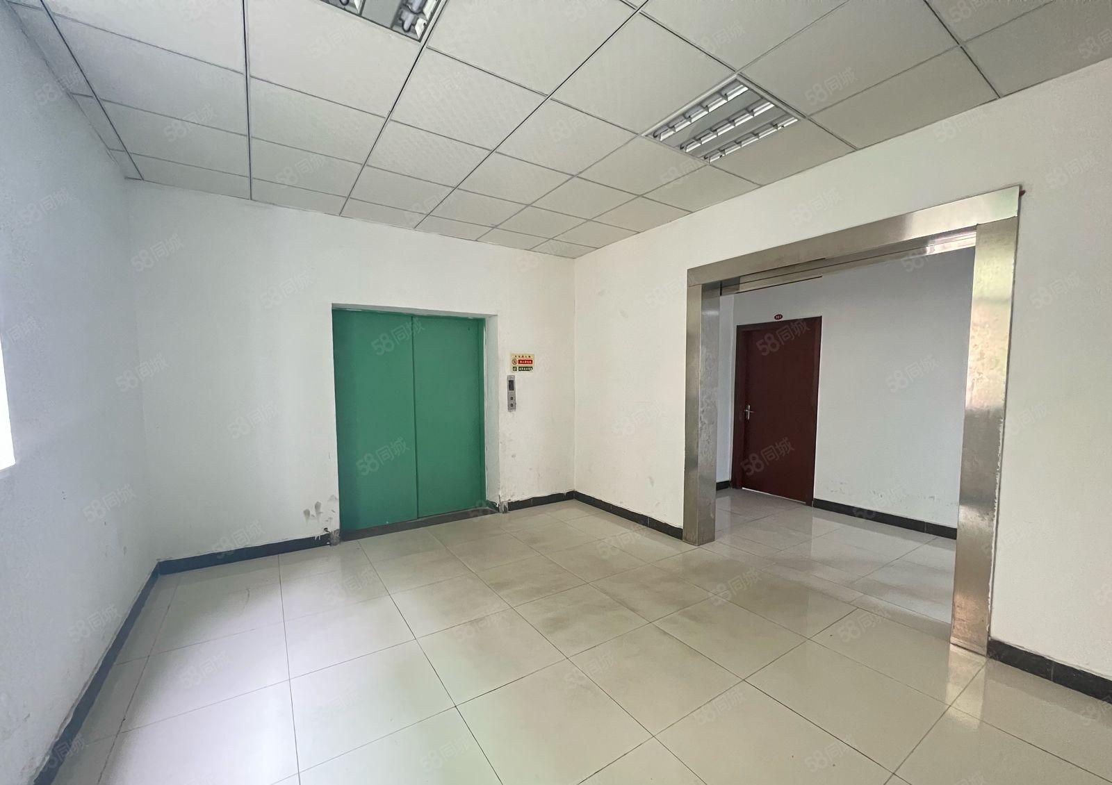 西丽地铁口厂房125平225平 600平 有上下水 不限行业