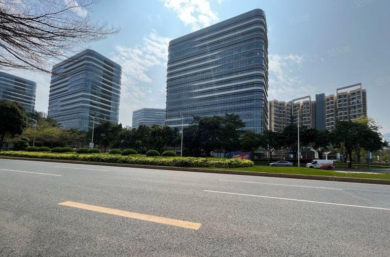 南山地铁口红本产业园楼上精装修350平，地铁口