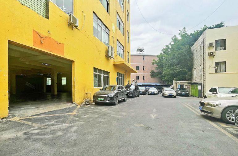 西丽厂房一楼1260平 停车免费 靠路边