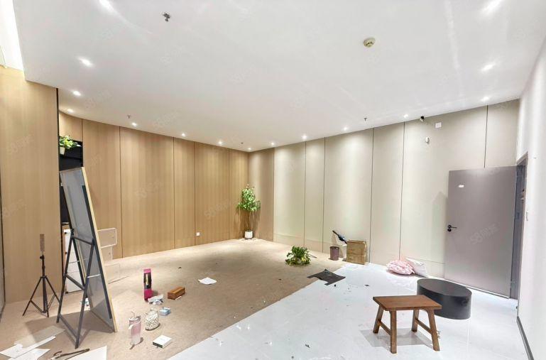 南山南油附近现成直播间仓库展厅特价55出租