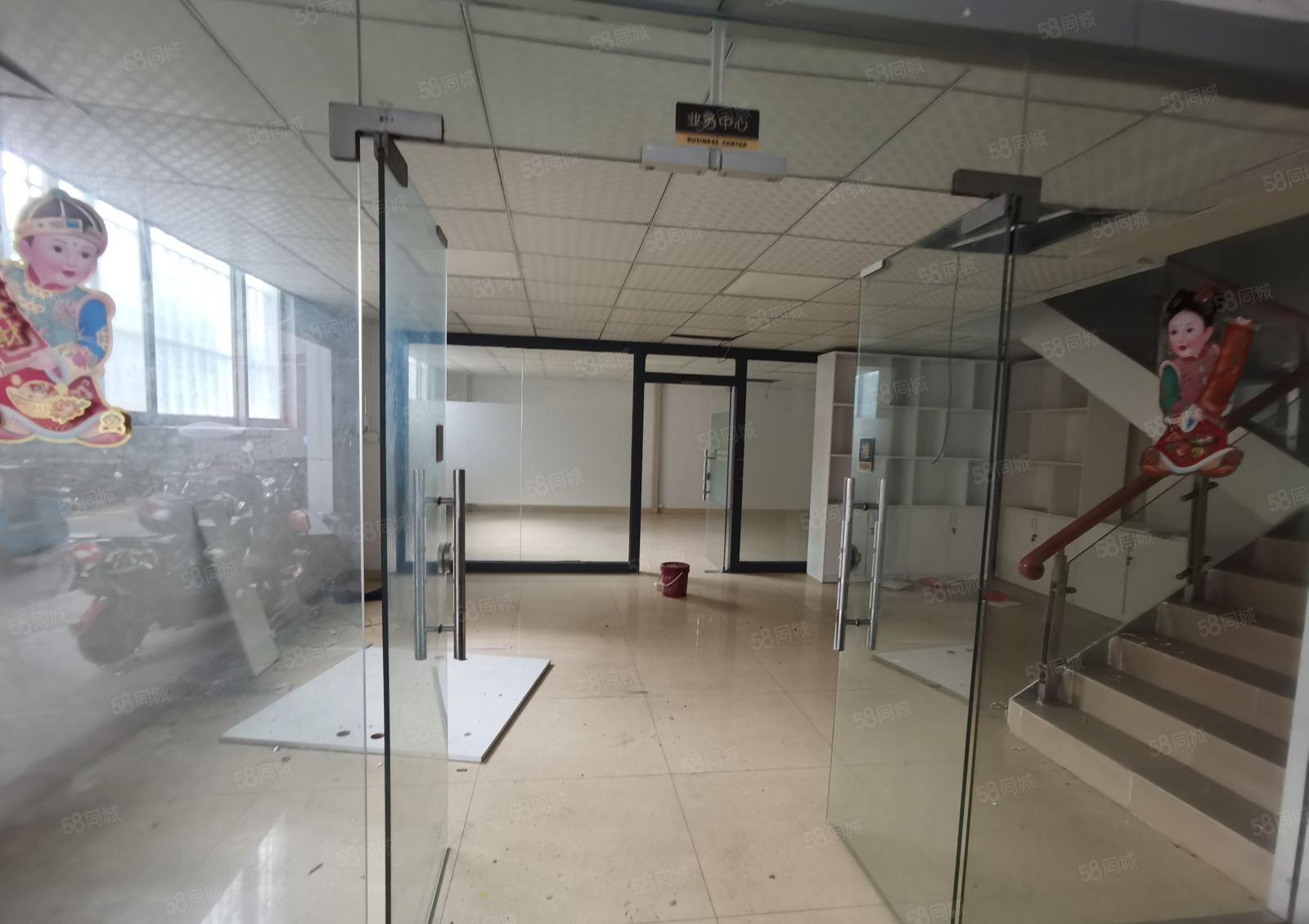 大园区一楼580平，现成办公室，带装修！