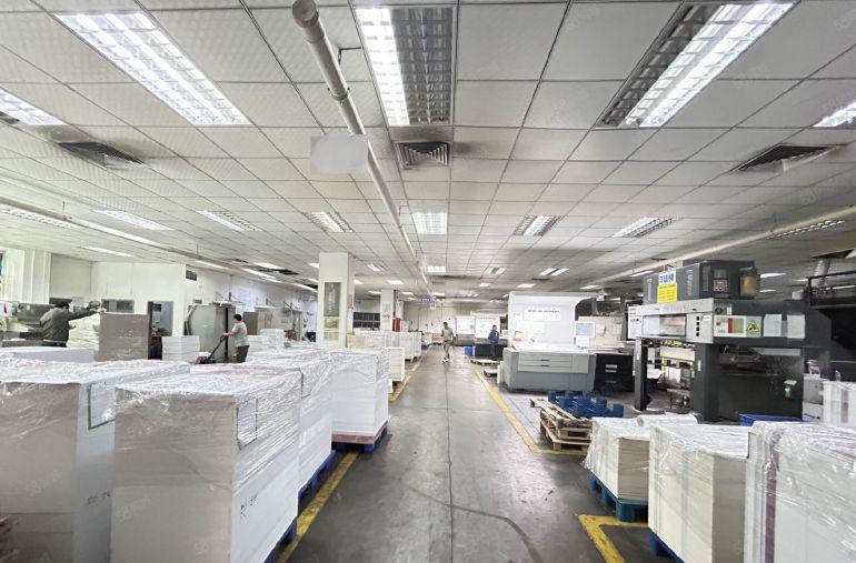 石岩近南山原房东实际面积出租1到3层5100平方厂房仓库出租