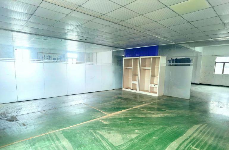 5元博罗龙门原房东楼上标准厂房1000平，现成办公室