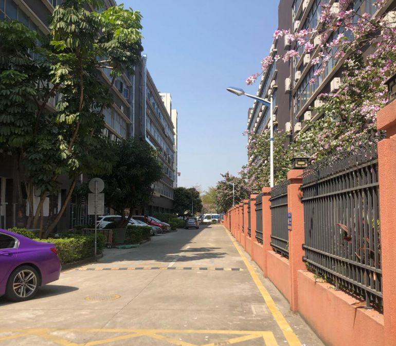 坂田天安云谷旁楼上1000平米厂房出租，带装修